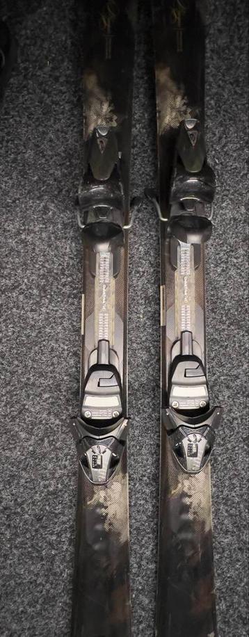 Dames Ski's - Klaar voor de Piste! Merk: Elan beschikbaar voor biedingen