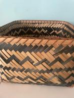 Handgemaakte rieten mand, Huis en Inrichting, Mand, Vierkant, Ophalen of Verzenden, Zo goed als nieuw