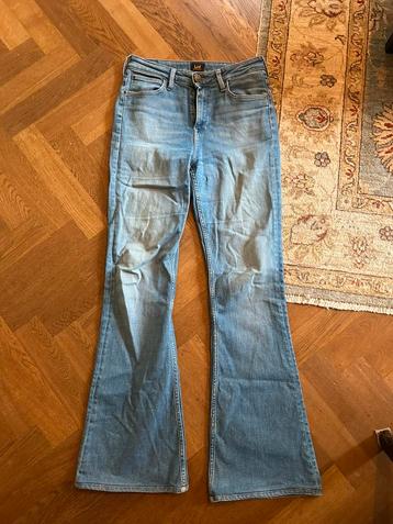 Lee flared yeans breese lengte 33 breedte 29/30 m 38 beschikbaar voor biedingen