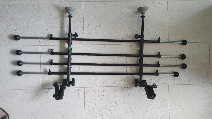 Hondenrek, "klein metall" voor gebruik in een auto, Auto diversen, Hondenrekken, Zo goed als nieuw, Ophalen