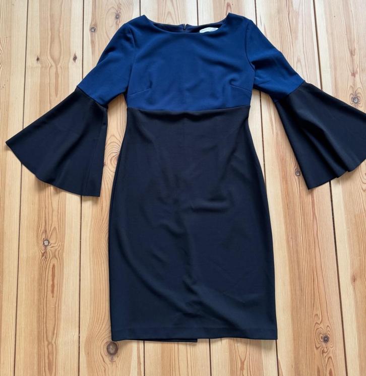 Jurk Rinascimento - Blauw Zwart - Large / maat 40, Kleding | Dames, Jurken, Zo goed als nieuw, Maat 38/40 (M), Blauw, Boven de knie
