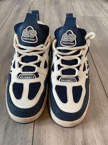 Louis Vuitton Sneakers Maat 43 beschikbaar voor biedingen