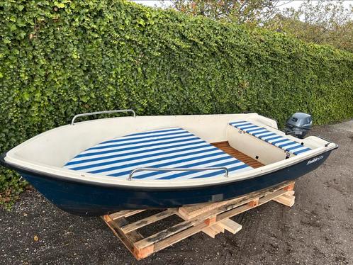 Mooie poleyster boot met 6 pk motor, Watersport en Boten, Bootonderdelen, Zo goed als nieuw, Motor en Techniek, Motorboot, Ophalen