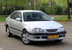 Toyota Avensis 1.6 Sol | 1999 | elektrische ramen | Nwe APK, Auto's, Nieuw, Origineel Nederlands, Te koop, Zilver of Grijs