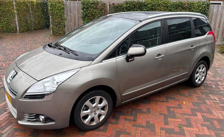 Peugeot 5008 1.6 VTI 2013 | slechts 37,564 km | 1e eigenaar, Auto's, Peugeot, Particulier, Airbags, Airconditioning, Bluetooth