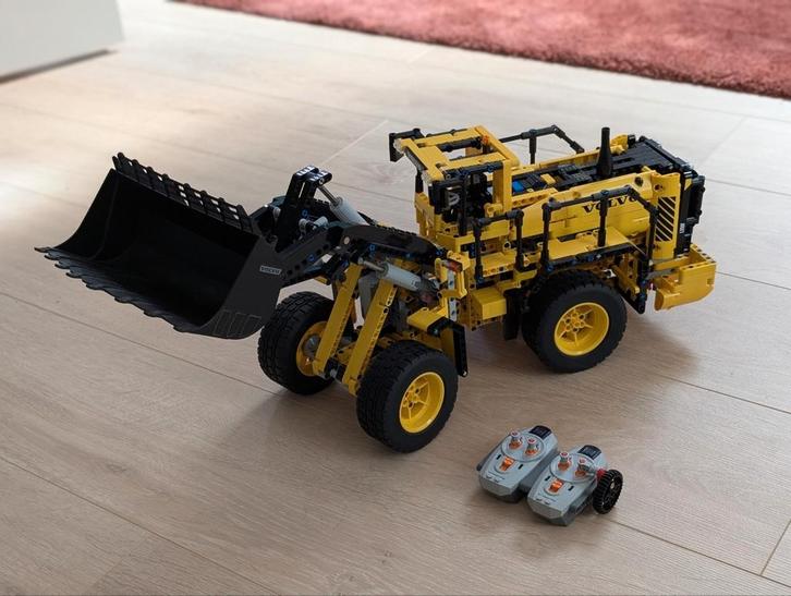 Lego Technic - Volvo wiellader 42030, Kinderen en Baby's, Speelgoed | Duplo en Lego, Zo goed als nieuw, Lego, Complete set, Ophalen