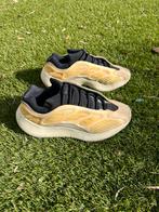 Gedragen Adidas Yeezy Boost 700 Mono Safflower maat 40,5, Ophalen of Verzenden, Gedragen, Sneakers of Gympen