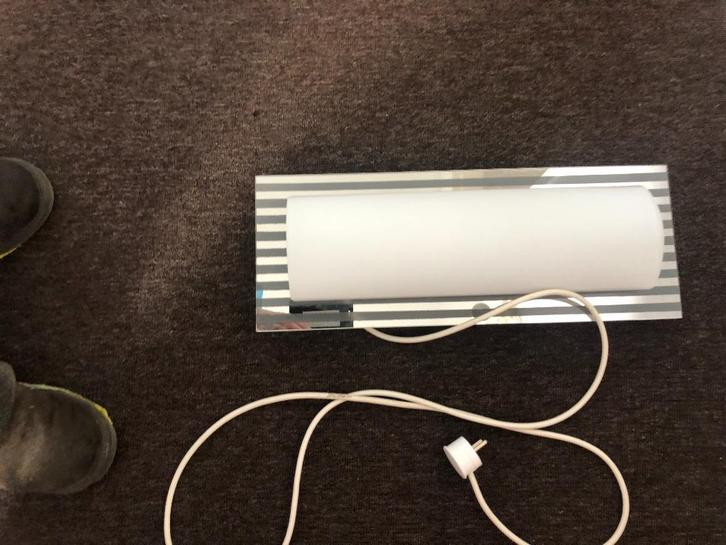 een mooie glazen wandlamp, Huis en Inrichting, Lampen | Wandlampen, Nieuw, Glas, Ophalen of Verzenden