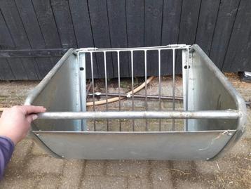 Hooiruif of slowfeeder  beschikbaar voor biedingen