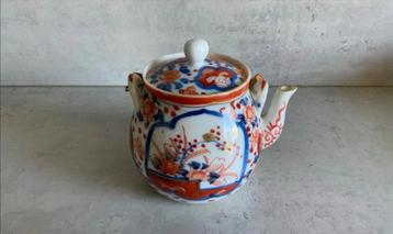 Antieke Japanse Imari Theepot beschikbaar voor biedingen