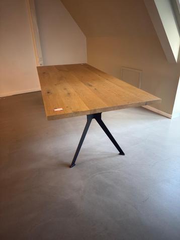 Houten vergadertafel / tafel 240x100xH73 cm, 490euro, 1st beschikbaar voor biedingen