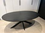 Ovale zwarte eikenhouten tafel met metalen spinpoot, Huis en Inrichting, Tafels | Salontafels, Ophalen, 100 tot 150 cm, 50 tot 75 cm