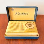 VINTAGE RADIO TELEFUNKEN PARTNER 1958 MET ORIGINELE DOOS, Antiek en Kunst, Antiek | Tv's en Audio, Verzenden