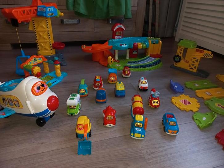 13 Vtech toet toet autootjes + toebehoren, Kinderen en Baby's, Speelgoed | Vtech, Gebruikt, 2 tot 4 jaar, Ophalen