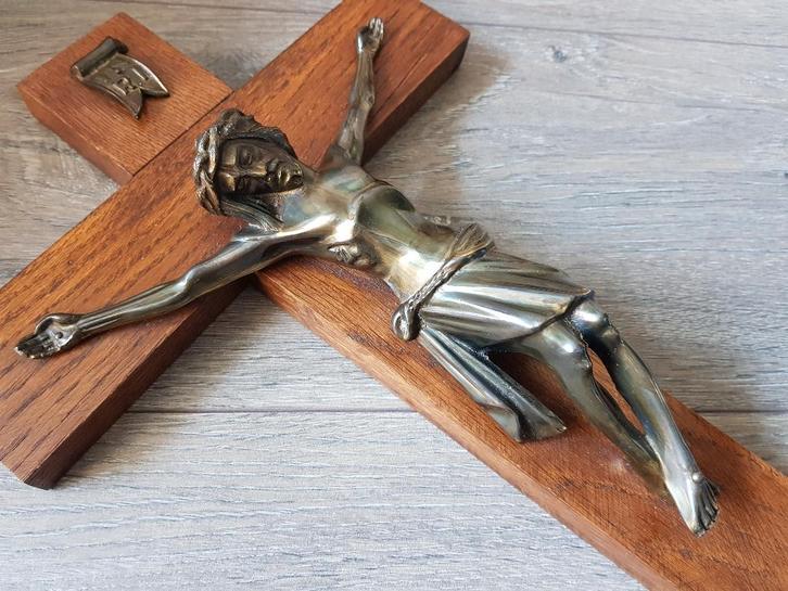 Eiken kruis met Jezus - figuur en tekst INRI, Antiek en Kunst, Antiek | Religie, Ophalen of Verzenden