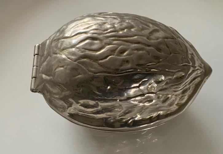 Vintage notenkraker in de vorm van een walnoot, Antiek en Kunst, Antiek | Overige Antiek, Ophalen