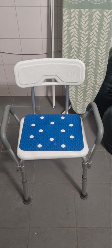 Douche stoel in goede staat beschikbaar voor biedingen