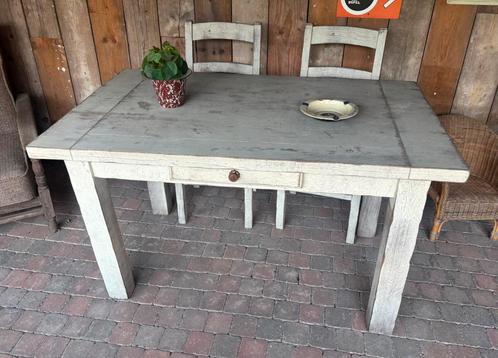 Mooie kleur tafel met twee stoelen met rieten zitting, Huis en Inrichting, Tafels | Eettafels, Gebruikt, 50 tot 100 cm, 100 tot 150 cm