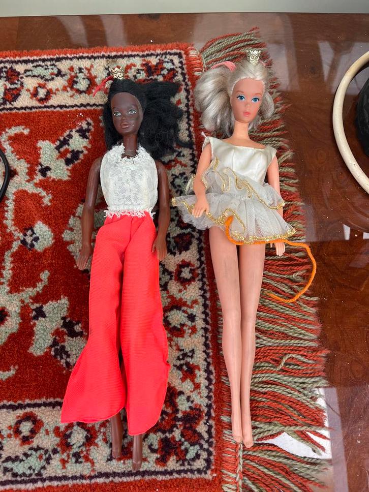 Twee oude Mattel ballerina Barbie, Kinderen en Baby's, Speelgoed | Poppen, Gebruikt, Barbie, Ophalen