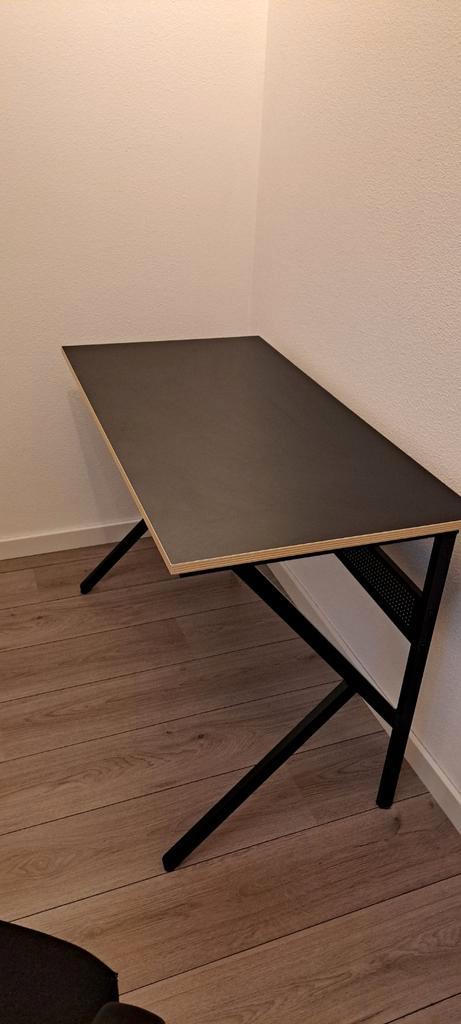 Zwart bureau zo goed als nieuw, Huis en Inrichting, Bureaus, Zo goed als nieuw, Bureau, Ophalen
