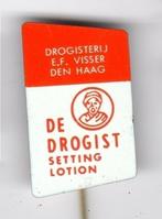 Speldje DE DROGIST ORANJE DROGISTERIJ E F VISSER DEN HAAG, Verzamelen, Speldjes, Pins en Buttons, Verzenden, Gebruikt, Overige onderwerpen