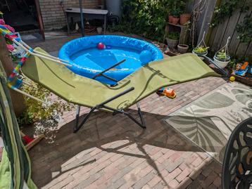 Ligstoel met de beentjes omhoog beschikbaar voor biedingen