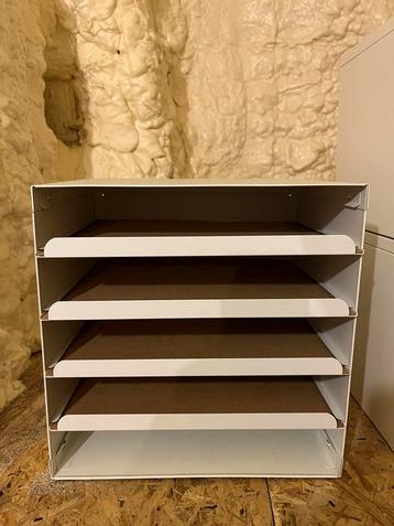 Organizer/ brievenbakje voor bureau ijzer beschikbaar voor biedingen