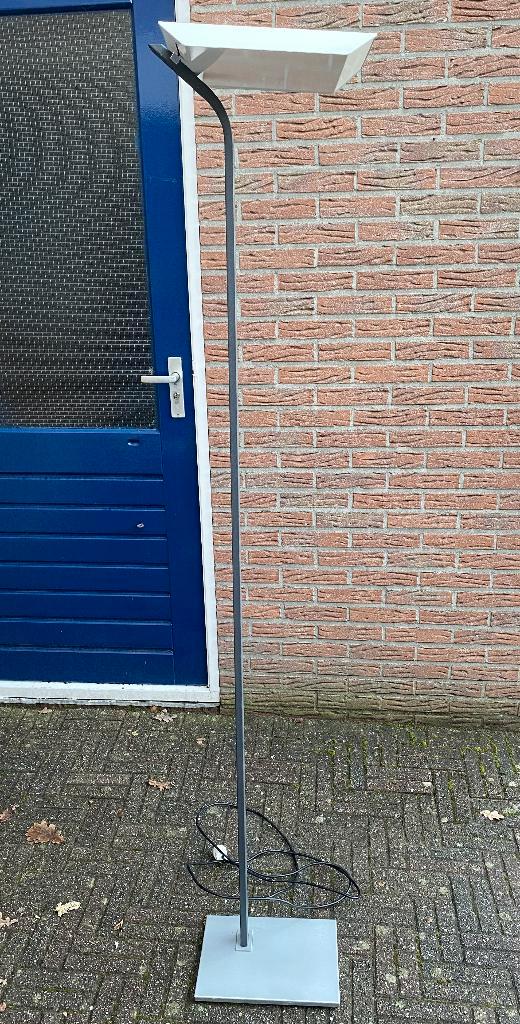 Leuke Design Uplight Lamp ( vintage retro mid century ), Huis en Inrichting, Lampen | Vloerlampen, Gebruikt, 150 tot 200 cm, Metaal