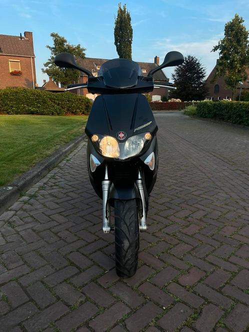 Prachtige Gilera runner 125 rst, Fietsen en Brommers, Scooters | Piaggio, Zo goed als nieuw, Overige modellen, Benzine, Ophalen of Verzenden