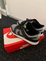 Nike Dunk Low Sneakers Black Grey Neon Origineel 42.5 Uniek, Kleding | Heren, Schoenen, Ophalen of Verzenden, Zo goed als nieuw