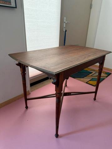 Antiek Art Deco Eikenhouten Tafeltje beschikbaar voor biedingen