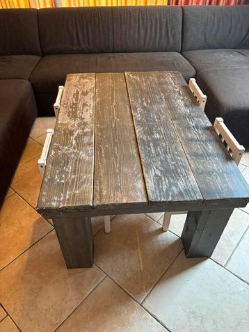 Steigerhouten salontafel met 4stoeltjes beschikbaar voor biedingen