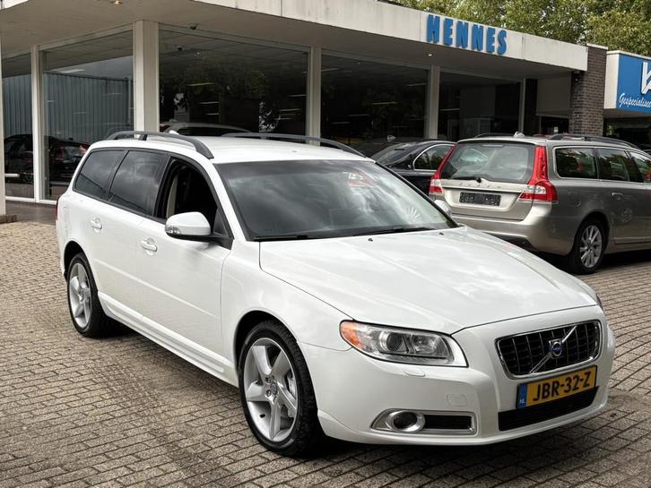 Volvo V70 3.2 238pk Momentum Leder Xenon BTW voordeel €100, Auto's, Volvo, Bedrijf, Te koop, V70, ABS, Airbags, Airconditioning