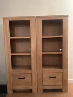 2 houten wandkasten/vitrinekasten (van Henders & Hazel), Huis en Inrichting, Ophalen, 50 tot 100 cm, Zo goed als nieuw, Met lade(s)