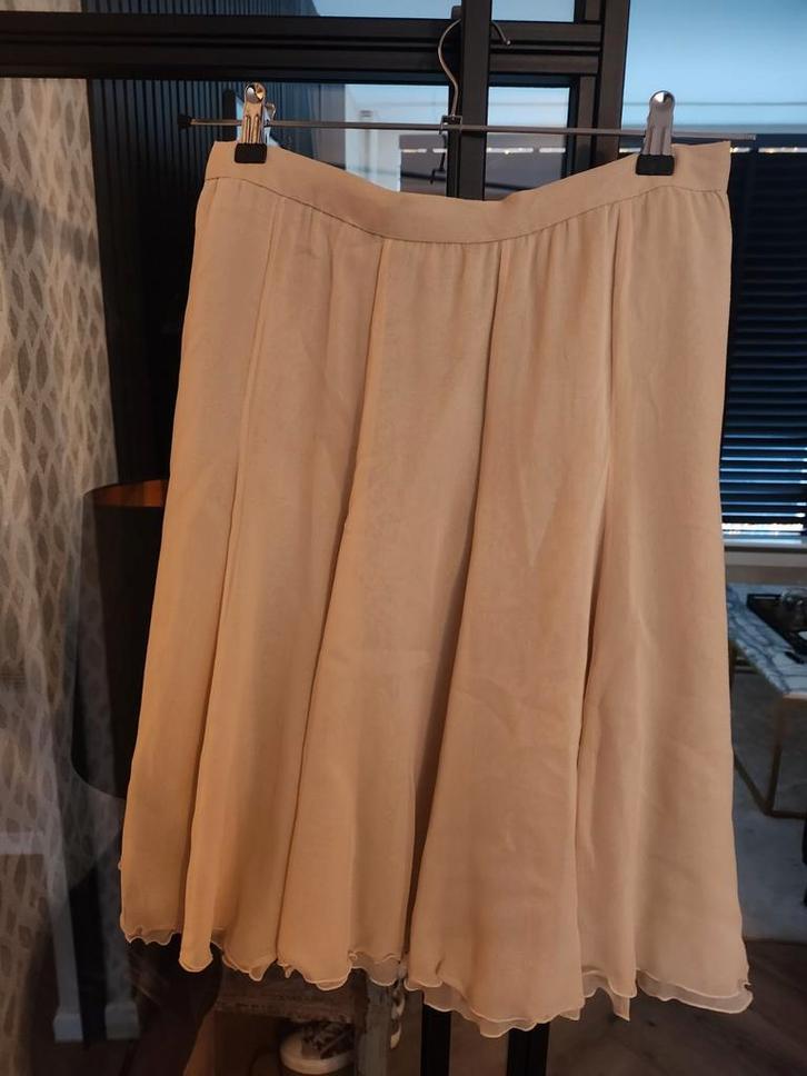 Elegante Mart Visser Zijde Rok, Kleding | Dames, Rokken, Zo goed als nieuw, Maat 38/40 (M), Beige, Knielengte, Ophalen of Verzenden