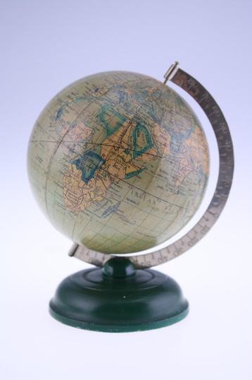 Zeldzame Japanse wereldbol (Engelse taal) Torica, 1940-1945  beschikbaar voor biedingen