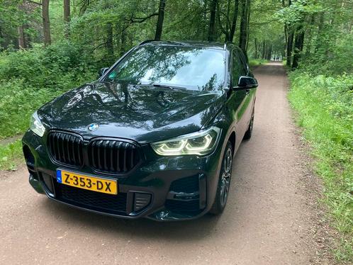 BMW X1 Xdrive25e 220pk Aut 2021 Zwart M-sport full car play, Auto's, BMW, Particulier, X1, 4x4, ABS, Achteruitrijcamera, Adaptieve lichten