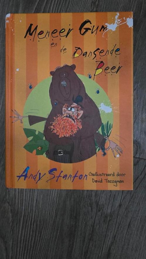 Andy Stanton - Meneer Gum en de dansende beer, Boeken, Kinderboeken | Jeugd | onder 10 jaar, Zo goed als nieuw, Ophalen of Verzenden