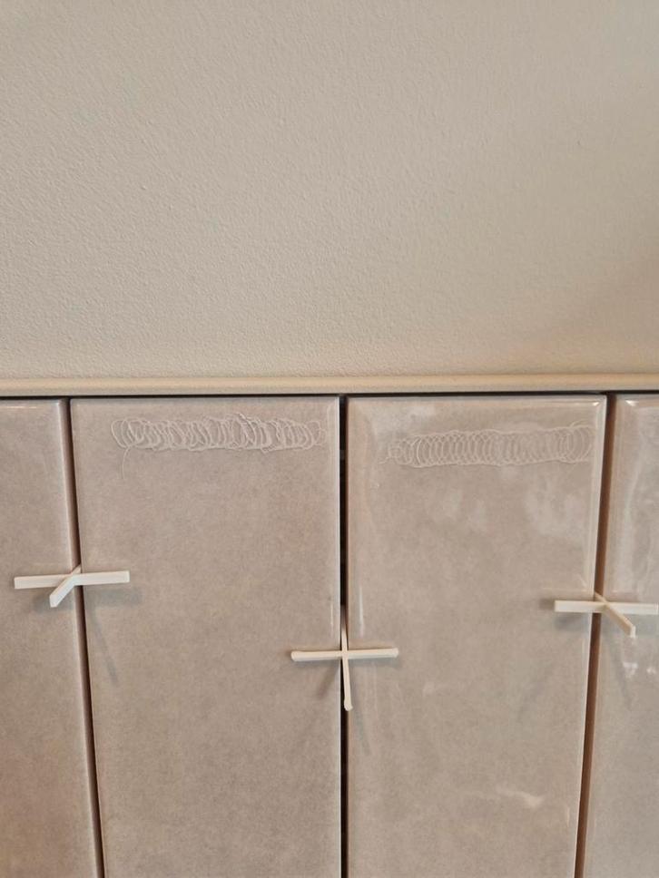 275 cm beige gepoedercoat tegelprofiel Schlüter, Doe-het-zelf en Verbouw, Tegels, Nieuw, Ophalen