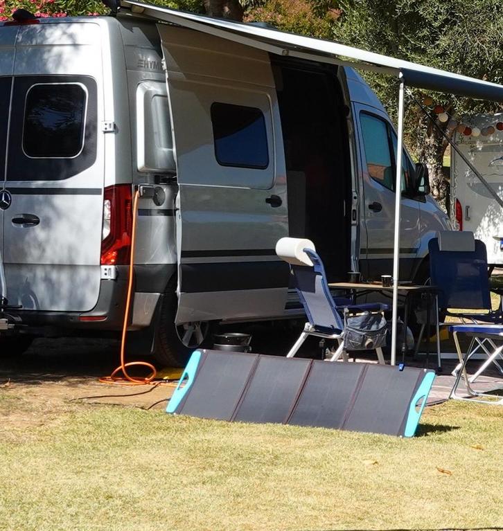 Camping / Camper complete set 120wp opvouwbaar zonnepaneel, Caravans en Kamperen, Tenten, tot en met 4, Zo goed als nieuw, Ophalen