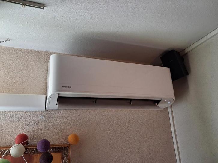 Toshiba 2  airco's, Doe-het-zelf en Verbouw, Platen en Panelen, Zo goed als nieuw, Overige materialen, Minder dan 20 mm, Ophalen