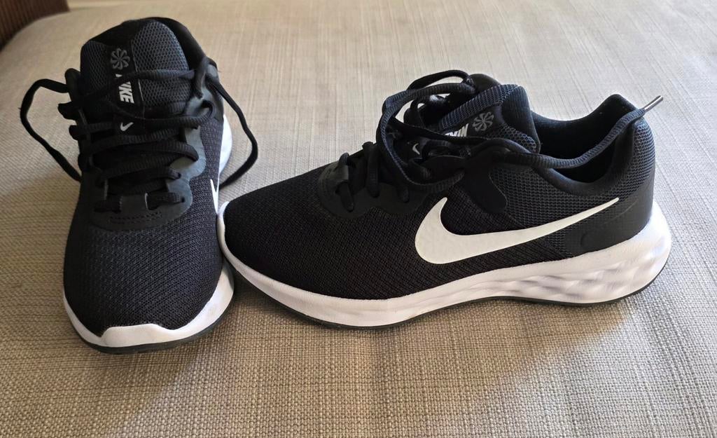 Nike Revolution 6 NN Schoenen - Zwart/Wit Maat 36, Ophalen, Zo goed als nieuw, Nike