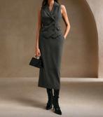 Jilet met rok kleur grijs maat 44 1x gedragen zgan, Kleding | Dames, Gelegenheidskleding, Overige typen, Maat 42/44 (L), Ophalen of Verzenden