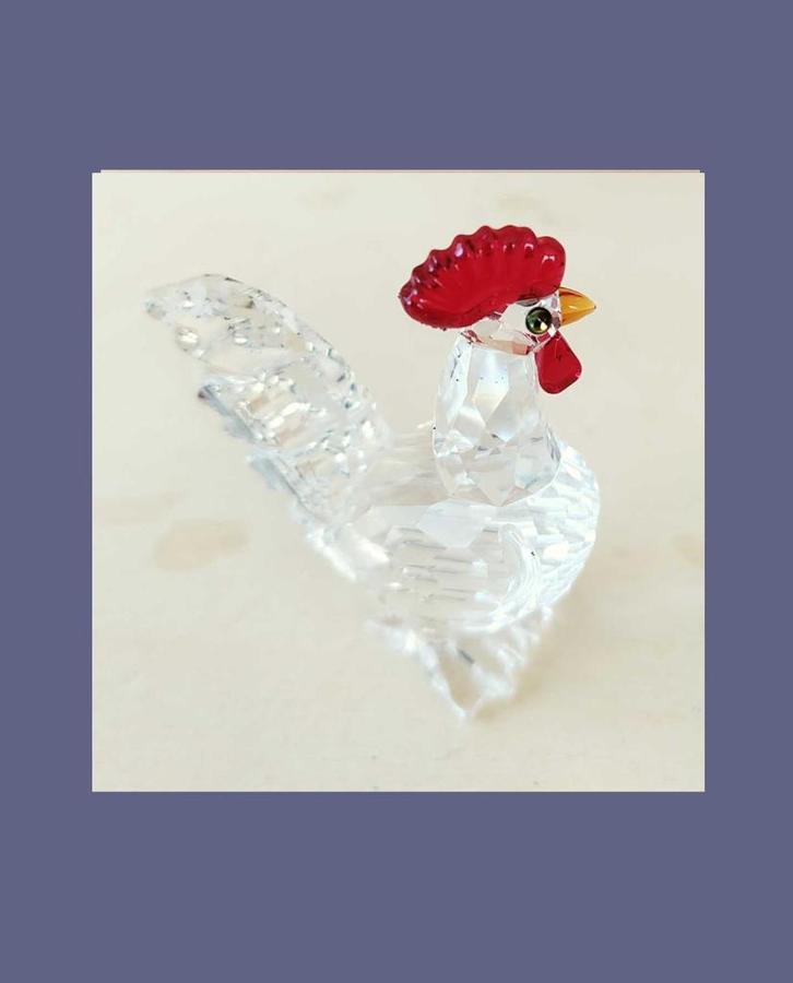 Swarovski Haantje Rode Kam met doos en certificaat, Verzamelen, Swarovski, Zo goed als nieuw, Figuurtje, Ophalen of Verzenden