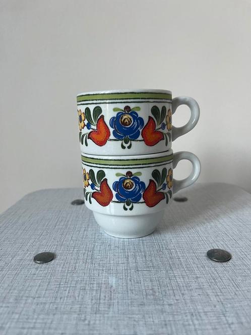 Set van 2 vintage kopjes, 7x7,5cm. Bloem boho retro koffie, Huis en Inrichting, Keuken | Servies, Gebruikt, Kop(pen) en/of Schotel(s)