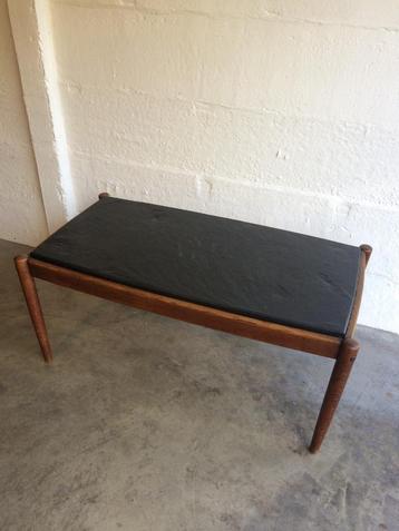 Design salontafel met leistenen blad, Magnus Olesen, Denmark beschikbaar voor biedingen