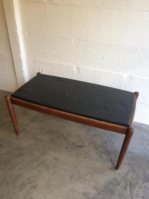 Design salontafel met leistenen blad, Magnus Olesen, Denmark, Huis en Inrichting, Tafels | Salontafels, Zo goed als nieuw, 100 tot 150 cm