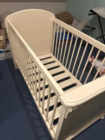 Babybed beschikbaar voor biedingen