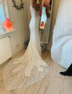 Elegante witte trouwjurk met kant, Kleding | Dames, Trouwkleding en Trouwaccessoires, Ophalen of Verzenden, Zo goed als nieuw