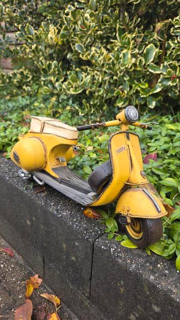 Vespa Schaalmodel Metaal - Patina beschikbaar voor biedingen
